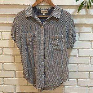 Cloth and Stone pin striped button up short-sleeve shirt M blue/white like new